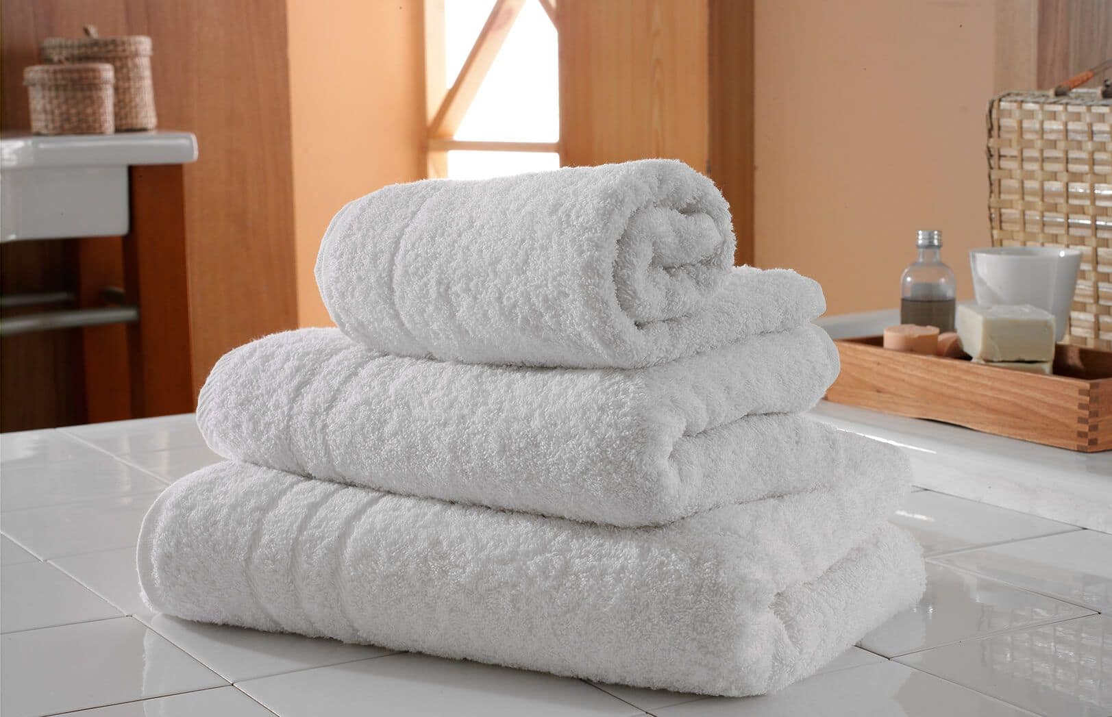 Classic 500 gsm white hotel towels-UK