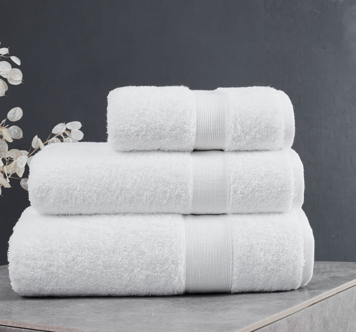 http://Deluxe%2050%20sm%20Hotel%20Towels-Soft%20touch%20Linens
